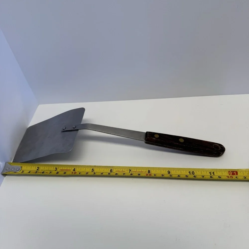 Robinson Knife Co. preowned 12